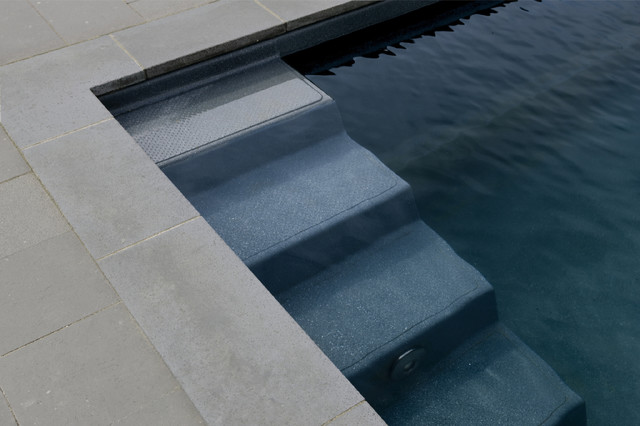 Innenpools contemporaneo-piscina