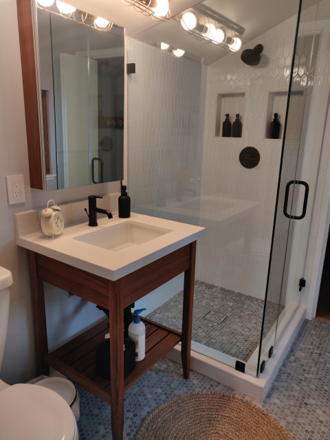 Complete Home - Transitional klassisch-modern-badezimmer