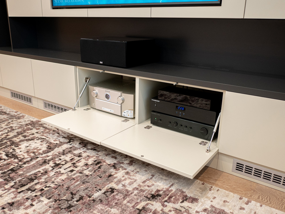 Киношкаф в квартире на Мосфильмовской