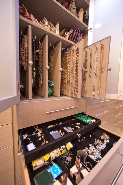 Woman's Dream Walk In Closet - Modern - Closet - New ...