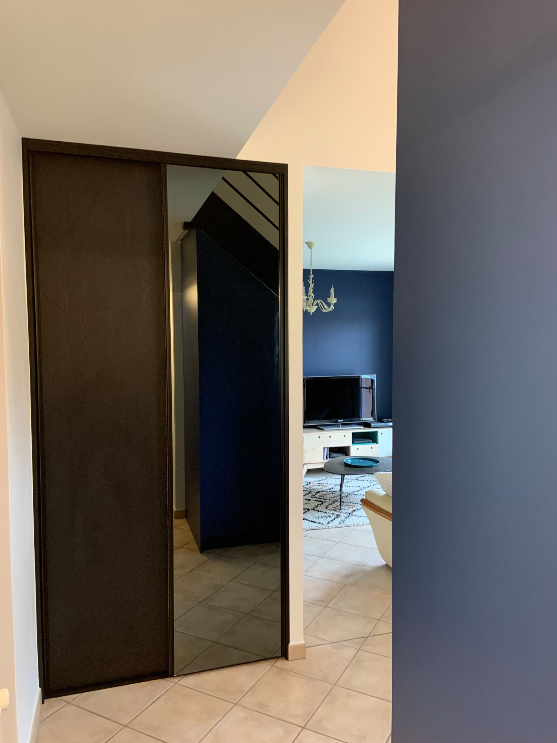 Design Mobilier - Agencement sur mesure-création de rangenements sous escalier