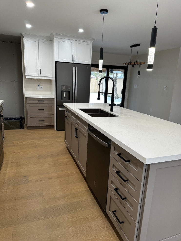 Trillium Crescent - Modern Kitchen - London, ON