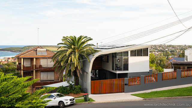 Arc House modern