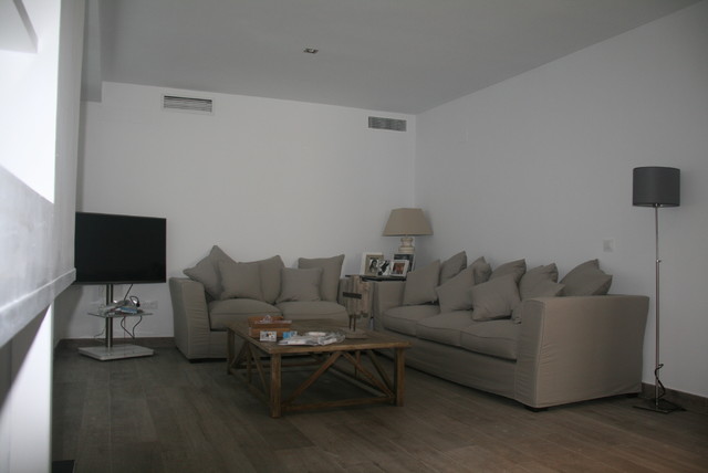 CASA VYC coastal-family-room