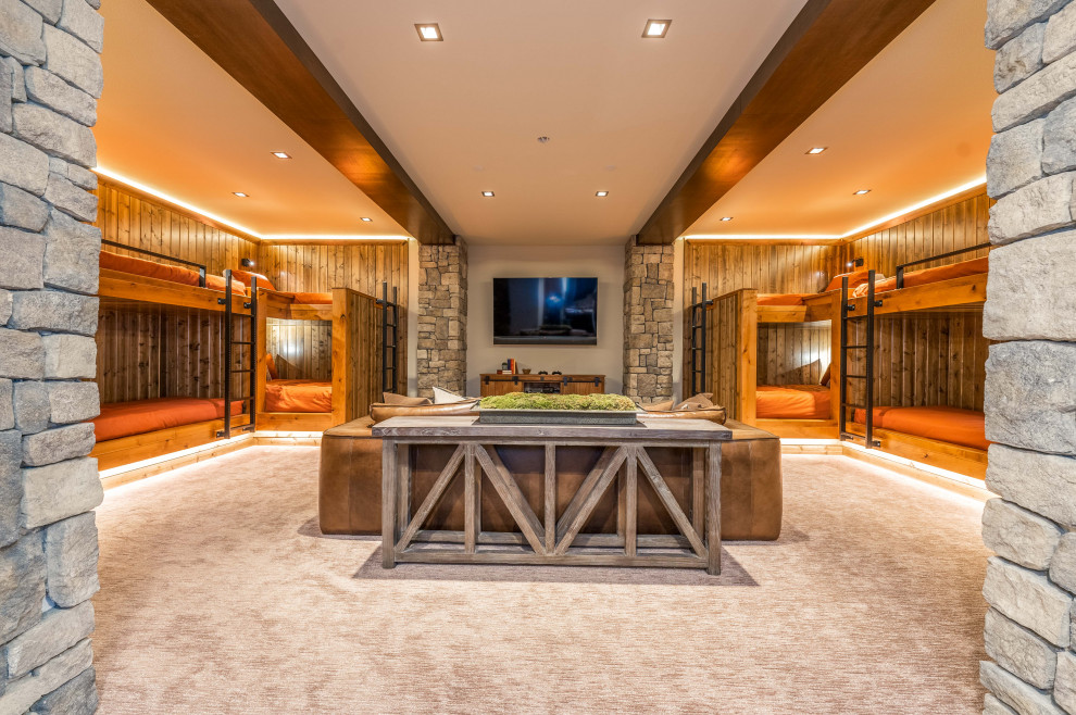 Example of a mountain style home design design in Seattle