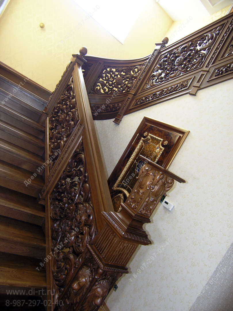 Лестница с резьбой