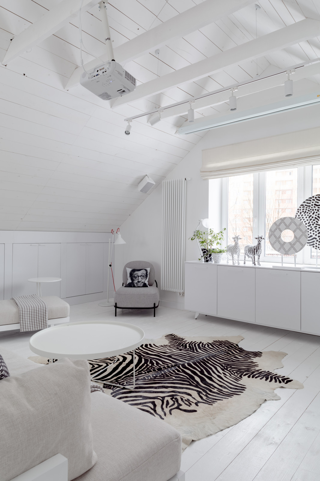 Белая мансарда.