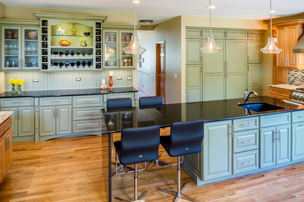 Home design - transitional home design idea in Chicago