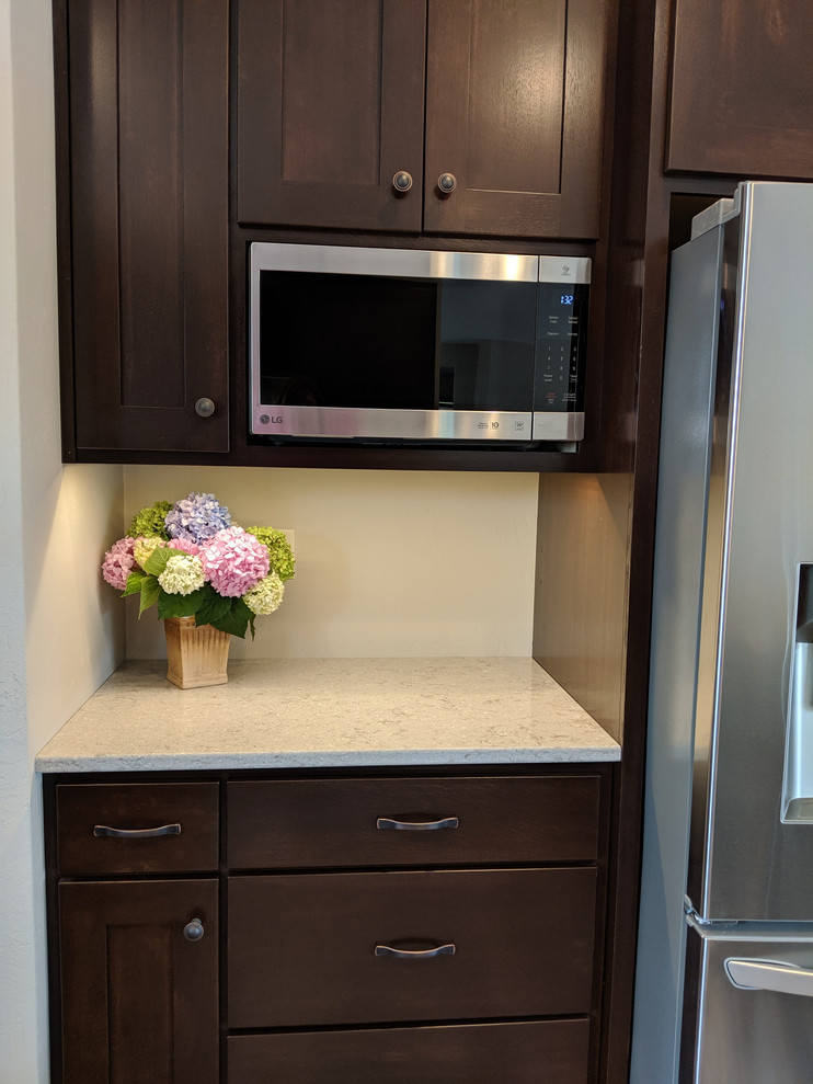 Kitchen - rustic kitchen idea