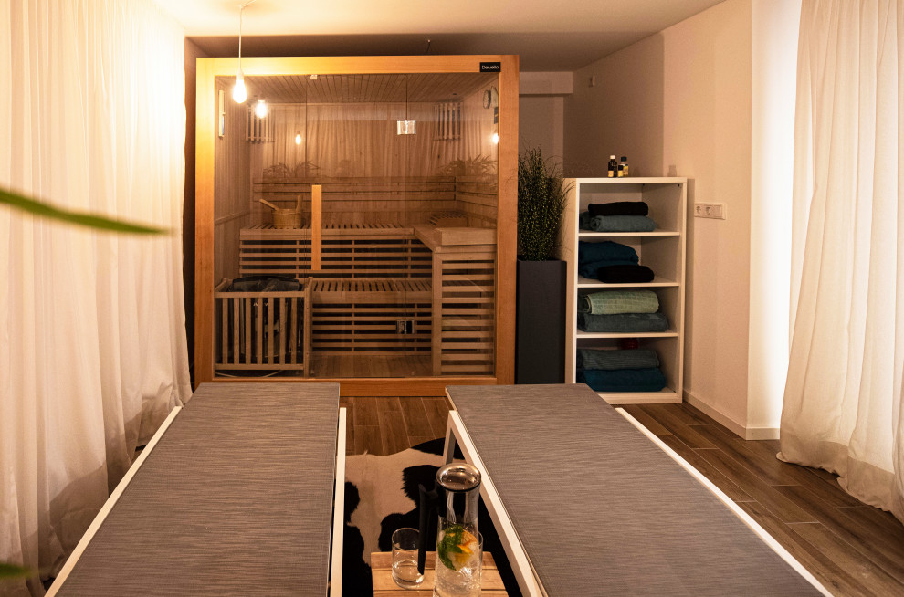Example of a trendy basement design in Munich