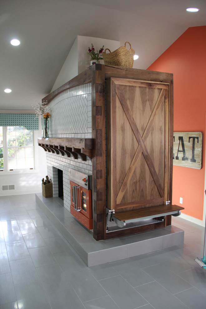 Transitional kitchen photo in Atlanta