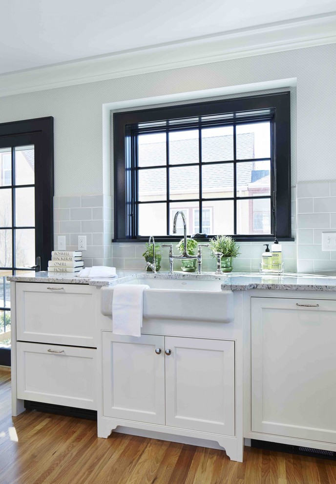 Example of a transitional kitchen design in DC Metro