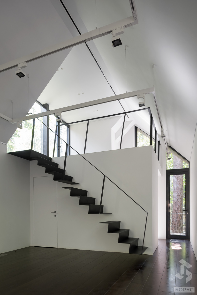 Лестница Черное на белом и Струны