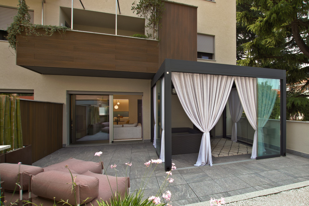 Appartamento flessibile con parete mobile e terrazzo abitabile – Milano Magenta