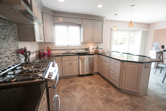 Custom Kitchen modern-kueche