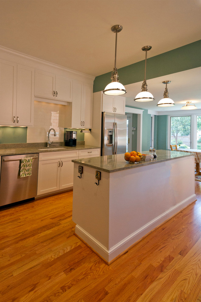 Inspiration for a transitional kitchen remodel in St Louis