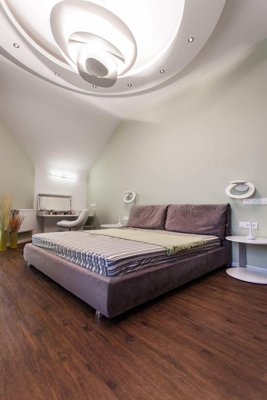 Акцент на белом