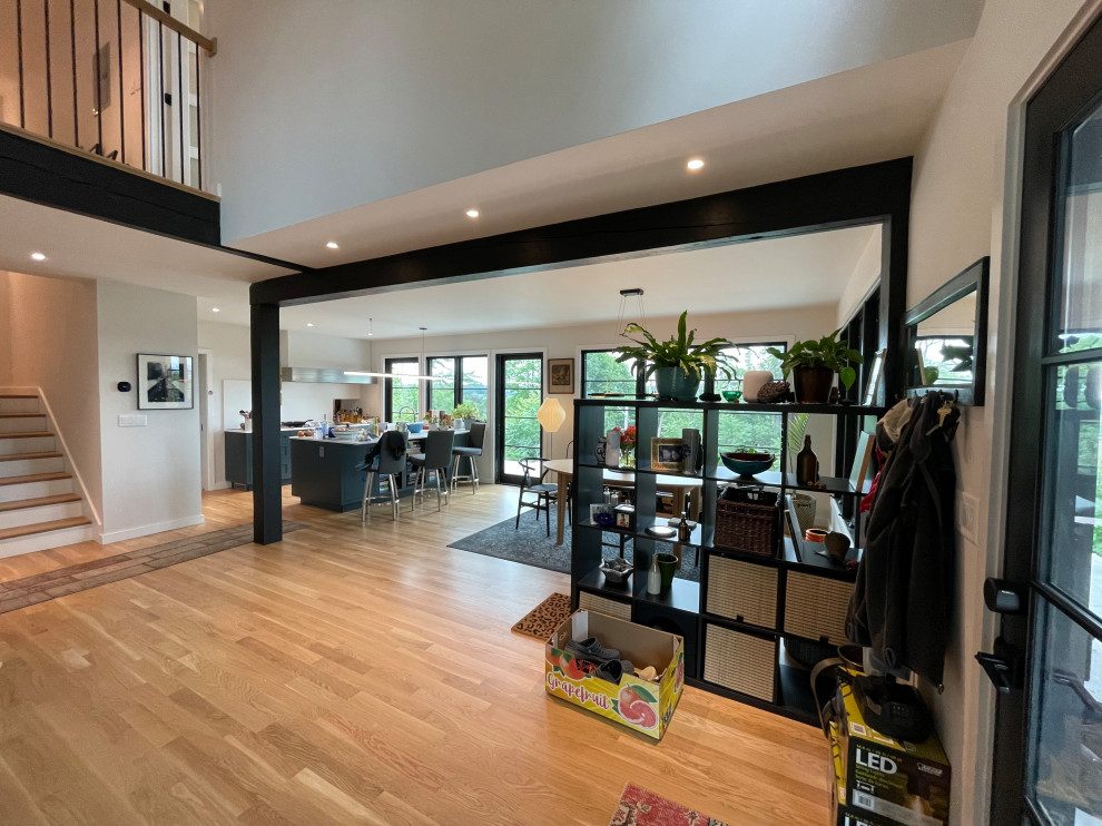 Entryway - entryway idea in Chicago