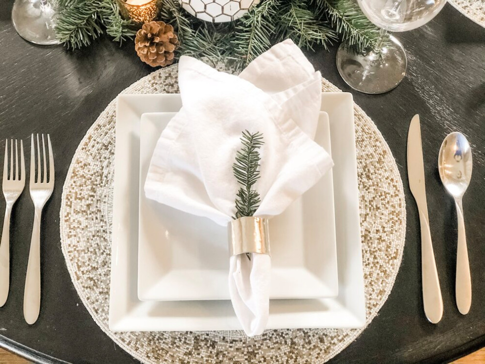 STEP 5. YOUR PLACE SETTING  Things to include with your place setting:   Charger and/or placemat  Dinner plate  Salad plate  Soup bowl (if necessary)  Silverware  Napkin & ring (if desired)  Drink gla