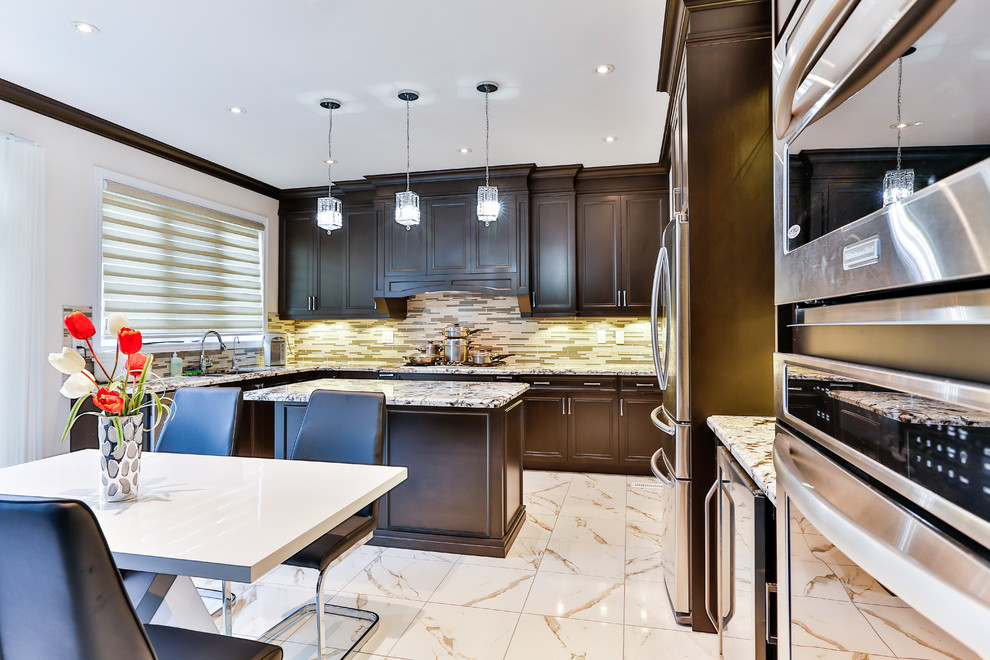 Transitional kitchen photo in Toronto