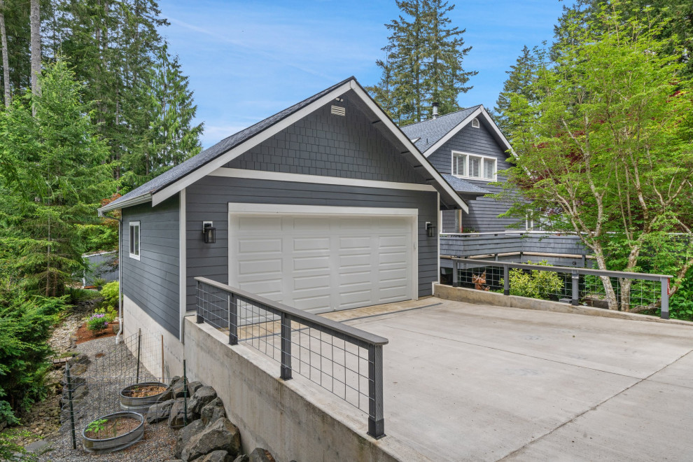 Elegant garage photo in Seattle