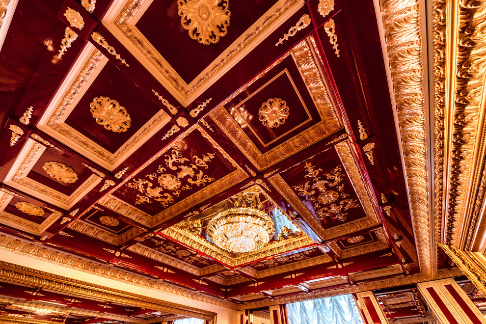 Сложные-пресложные потолки и интерьеры в красном