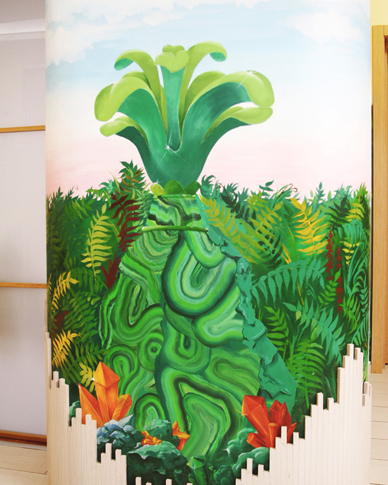 Роспись стен в прихожей