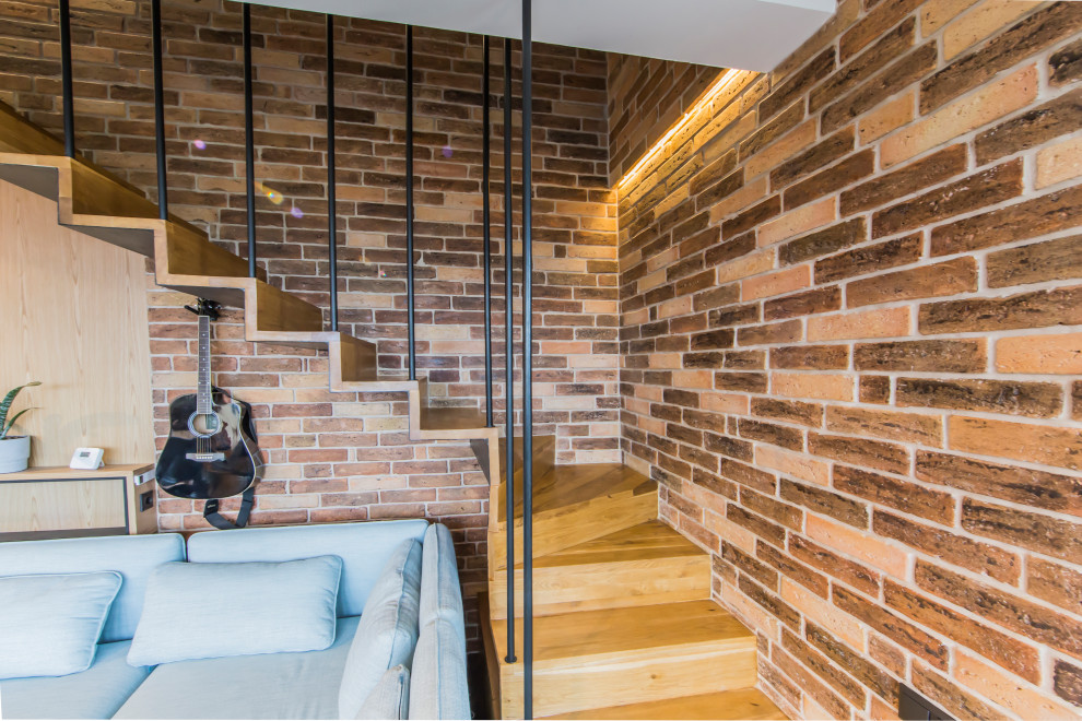 "Парящая лестница" только на вид кажется воздушной - ее прочность обеспечивает м