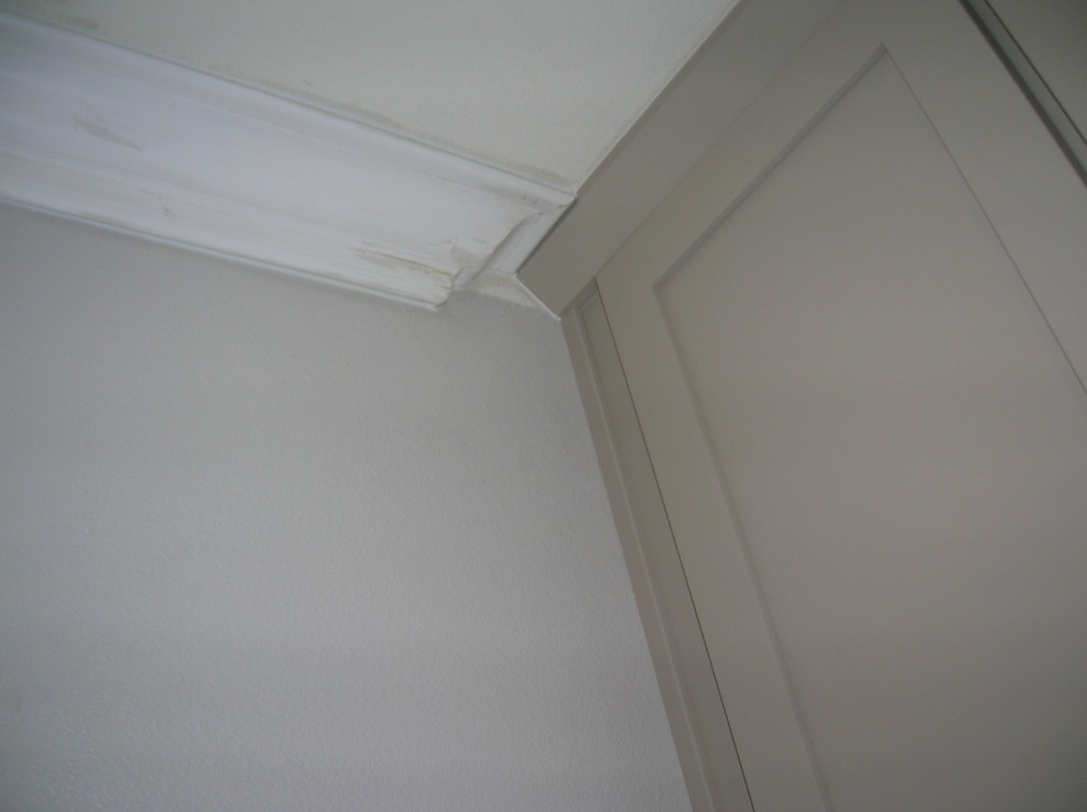 I need your help with the crown moulding joint