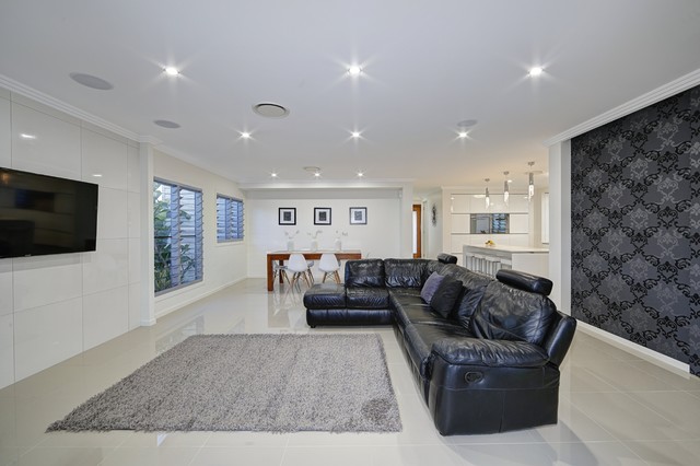Aquarius Drive contemporary-vardagsrum