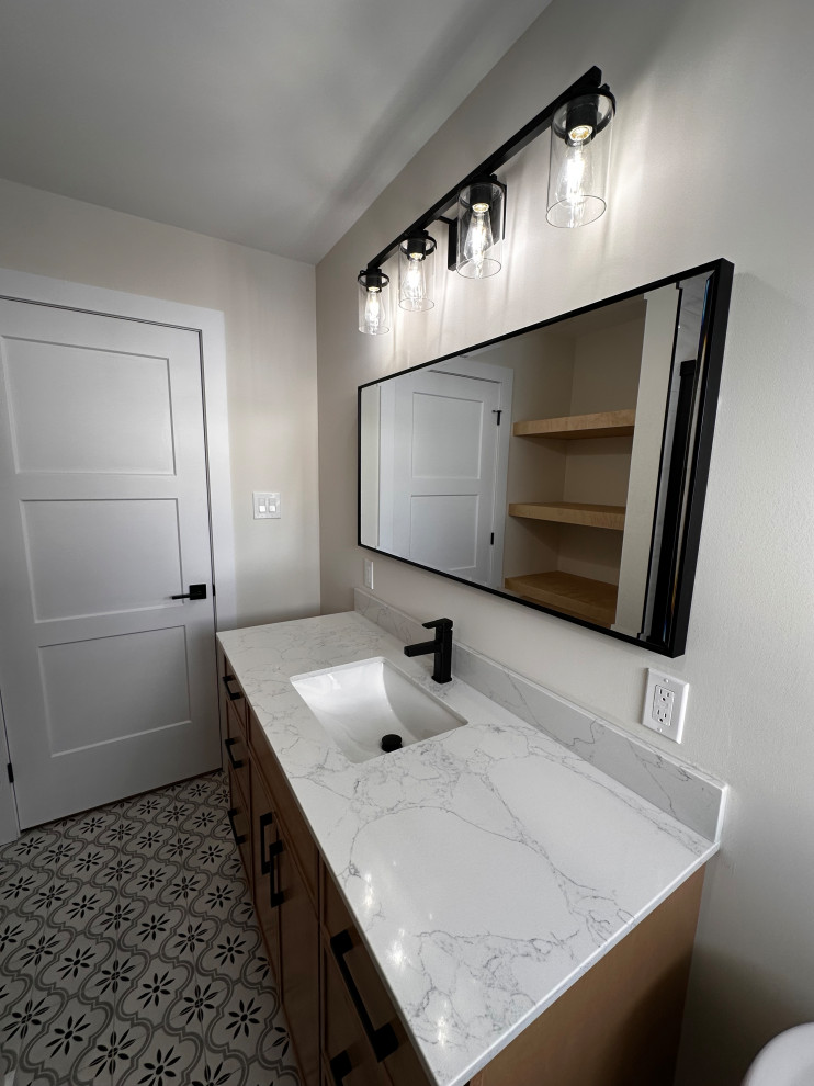 Trillium Cres - Modern Bathroom Remodel