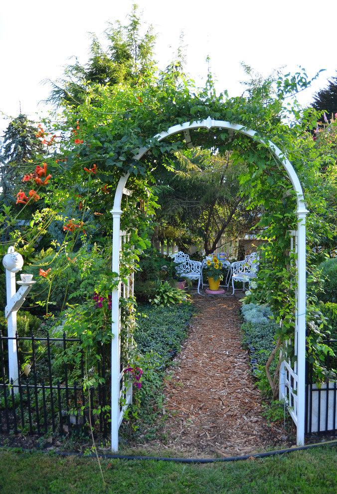 Inspiration for an eclectic garden in Philadelphia.