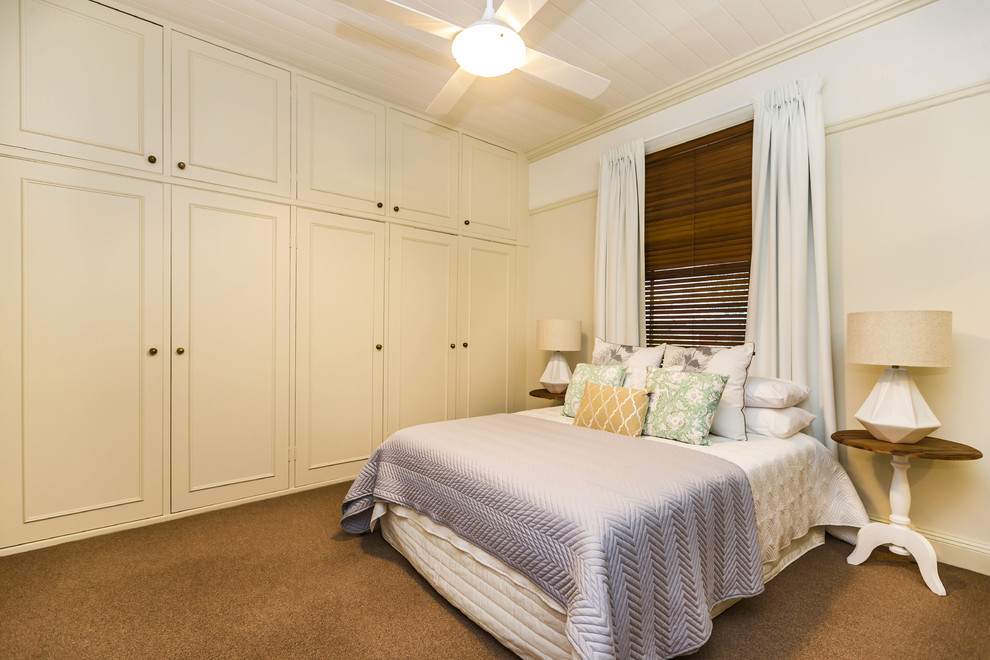 Traditional bedroom in Newcastle - Maitland.