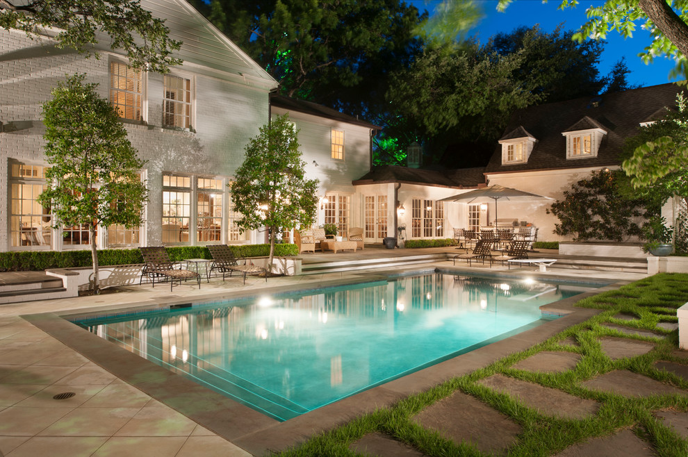 This is an example of a large traditional pool in Dallas.