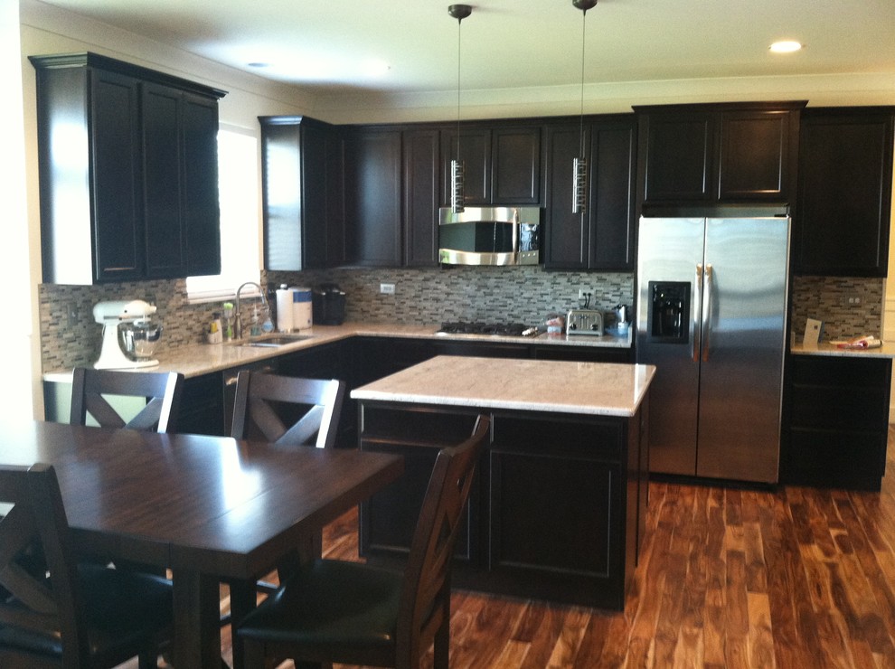Trendy kitchen photo in Chicago