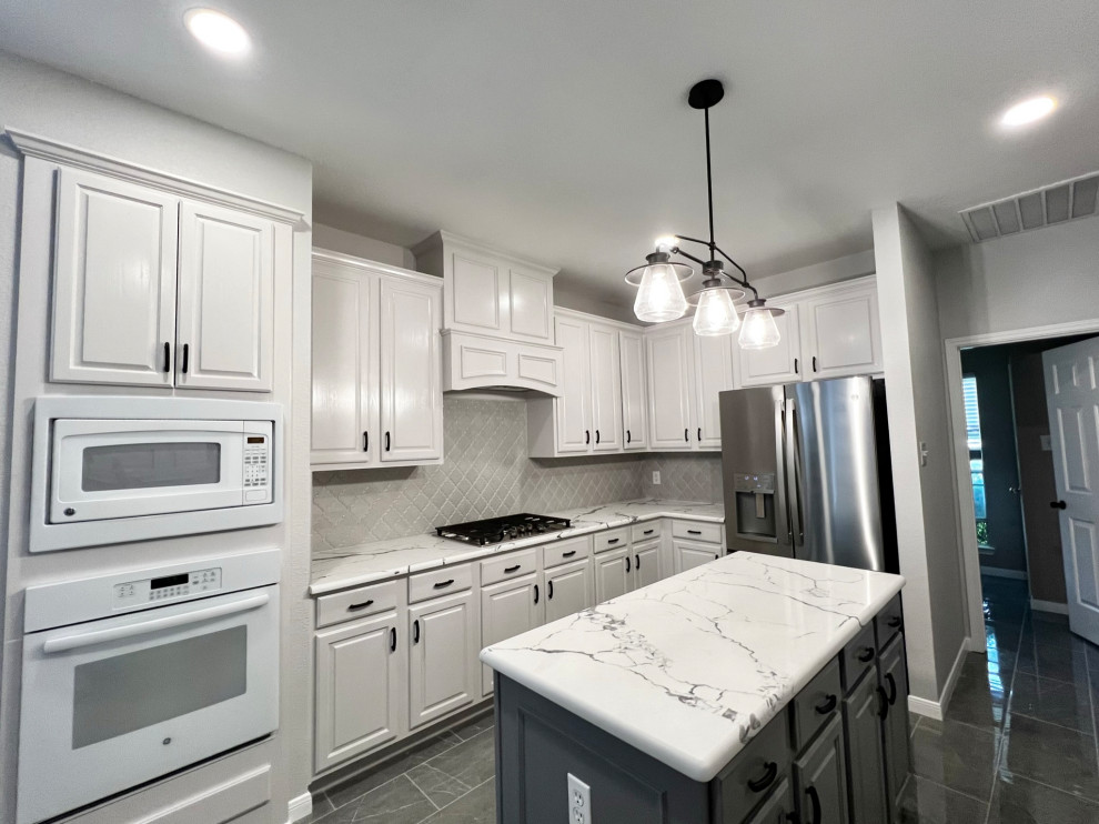 Inspiration for a transitional kitchen remodel in Dallas