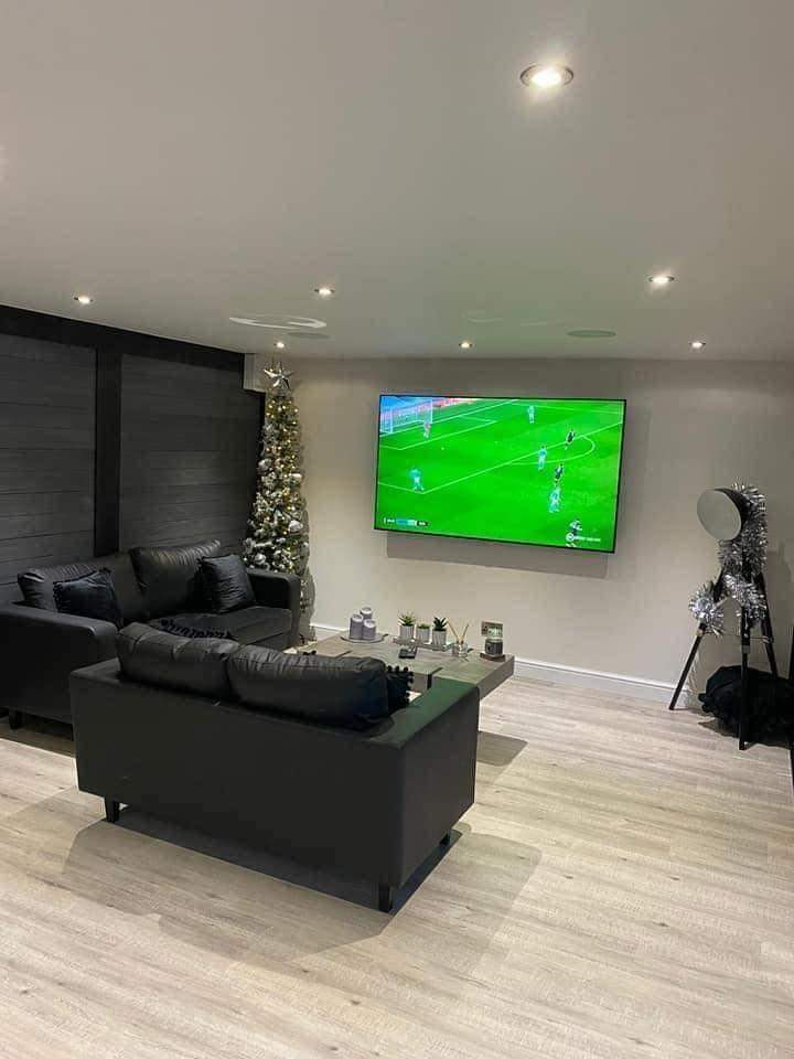 Garçonnière - home cinema et coin bar en sous-sol