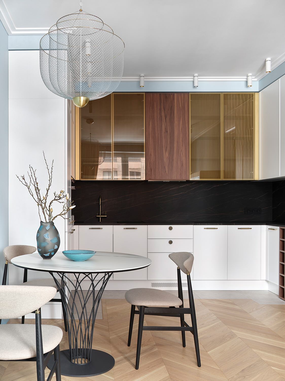 Небольшая квартира в оттенках синего