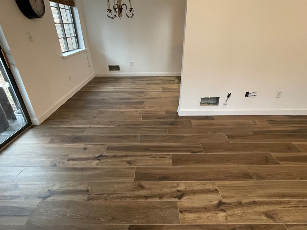 Floor Tile - Woodgrain Look - Apartment Makeover