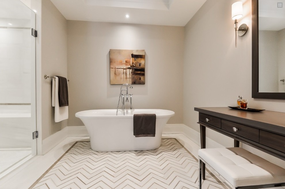 Inspiration for a modern bathroom remodel in Toronto
