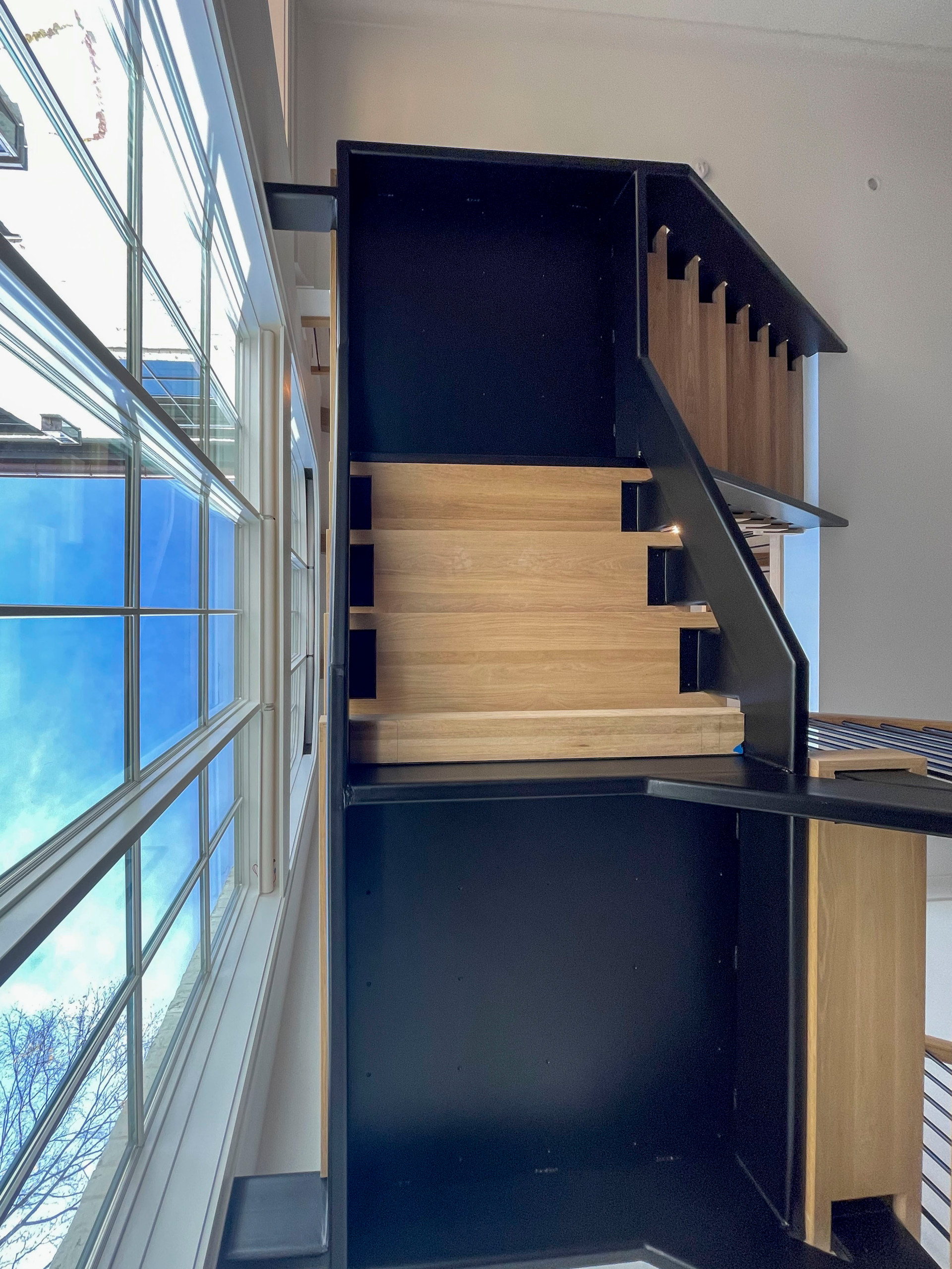 96_Dramatic Cantilevered No-Riser Staircase, Bethesda, MD 20814