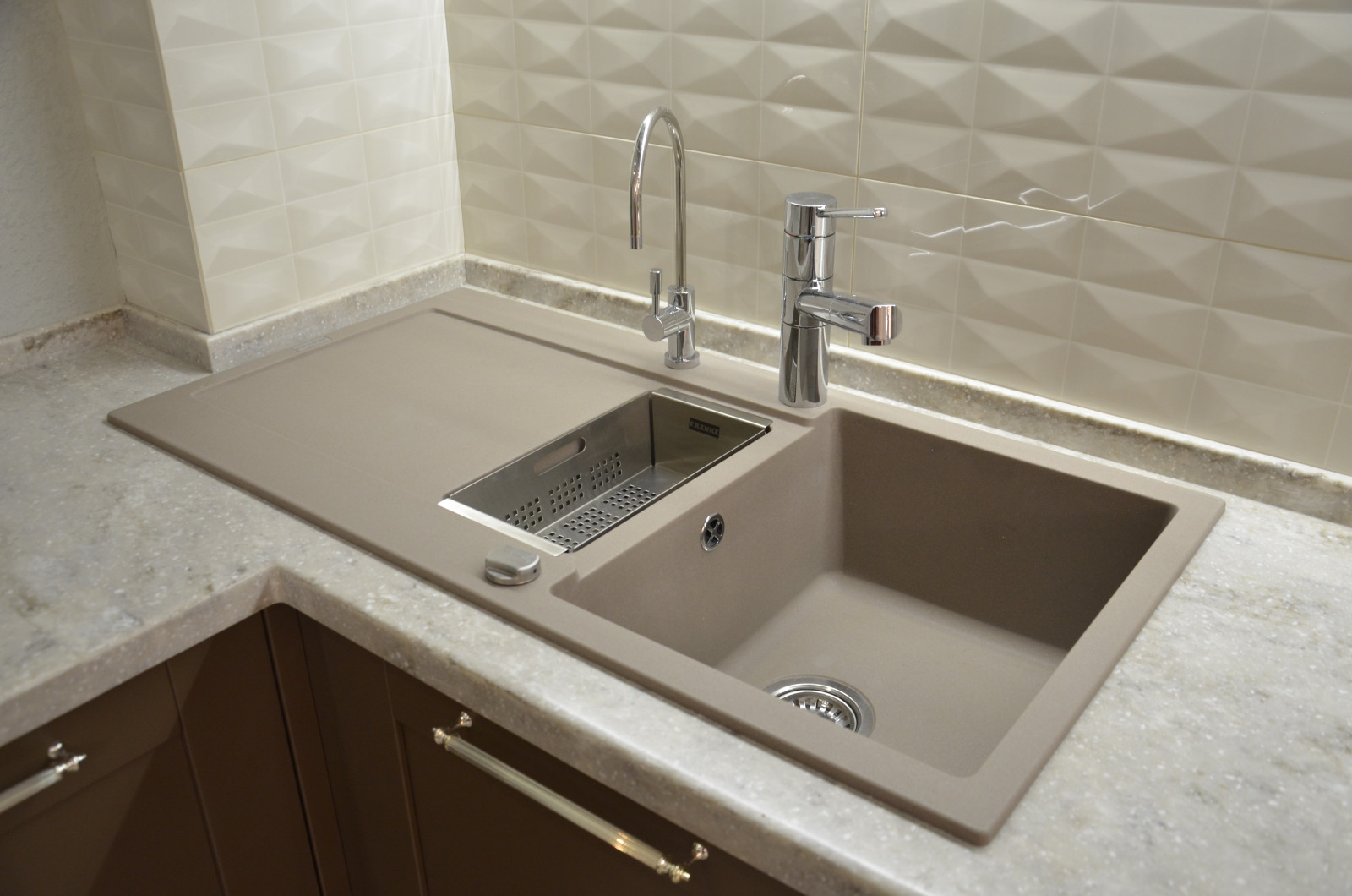 Кухня Кальвадос из массива бука покраска RAL