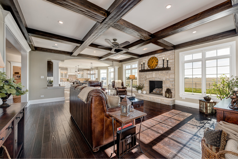 Inspiration for a transitional home design remodel in Chicago