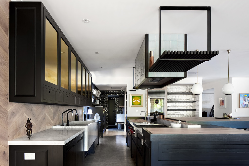 Transitional kitchen in Perth.