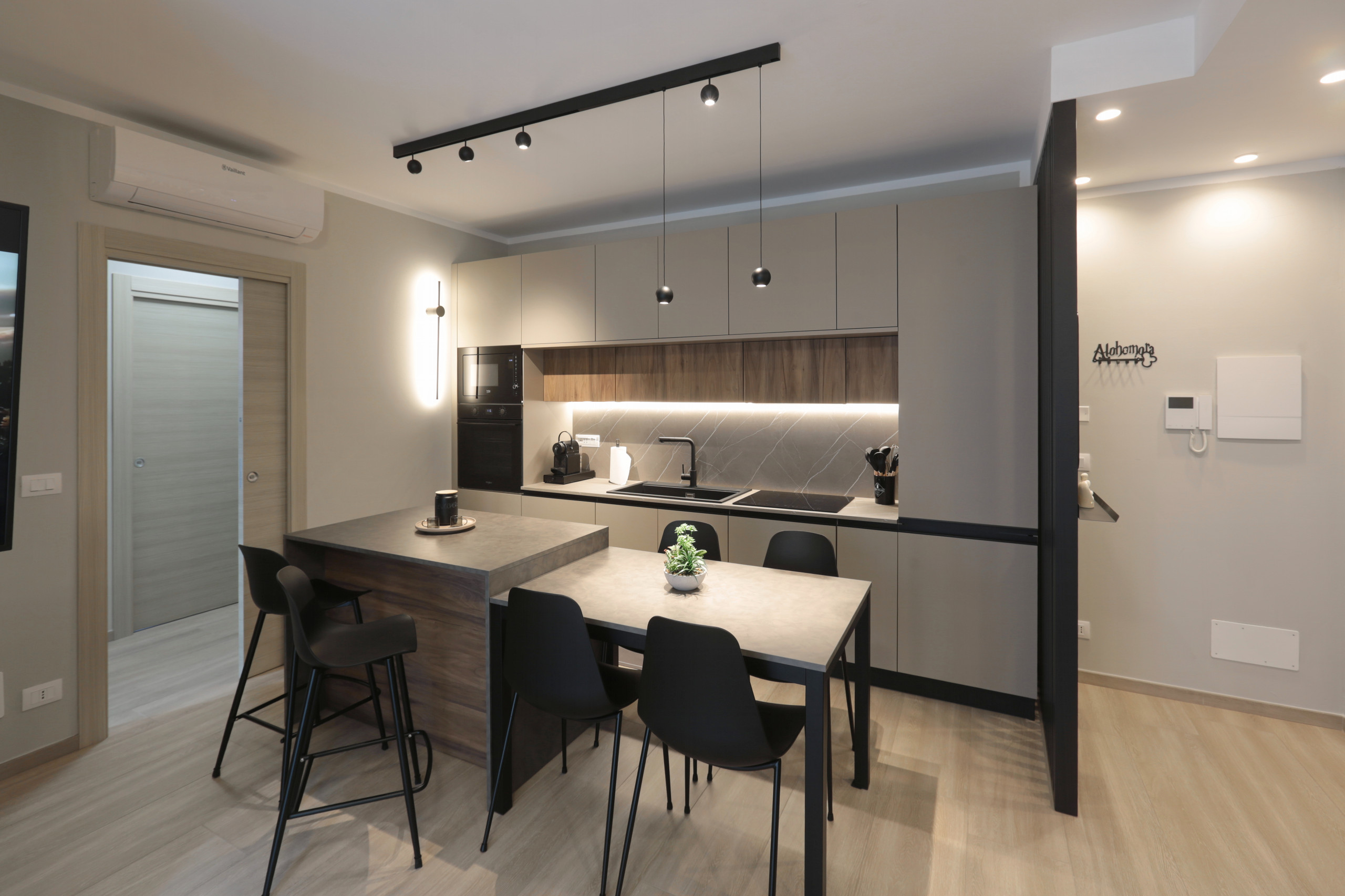 LA CASA  MODERNA & SOFT INDUSTRIAL