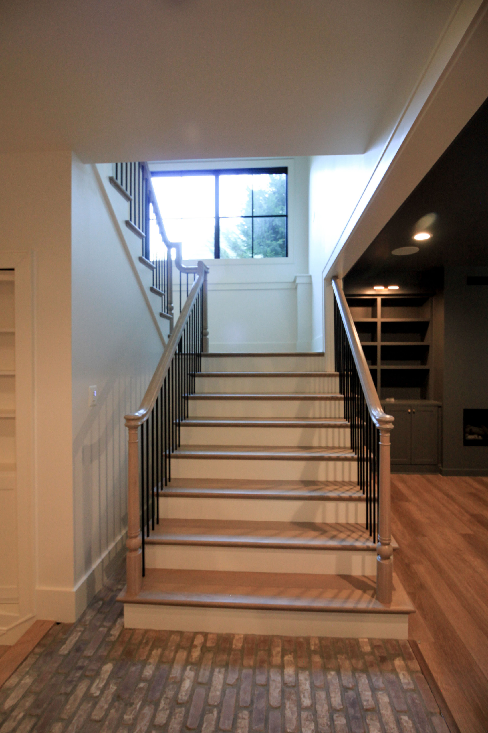 93_Captivating Light Wood Railing System with Black Spindles, Arlington VA 22207