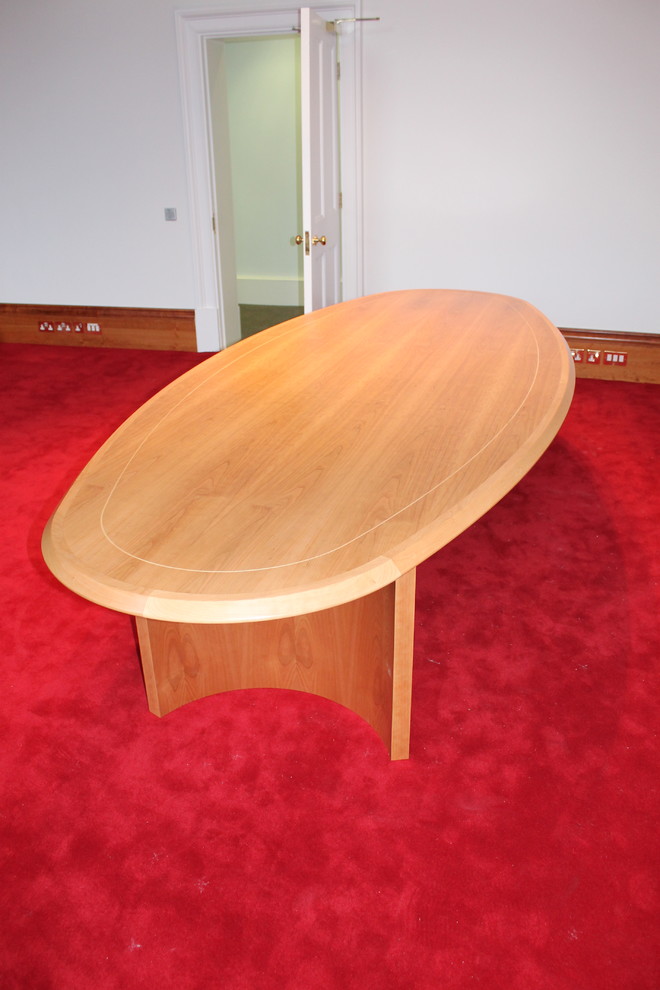 Boardroom/Meeting room table