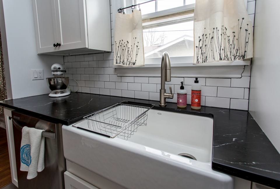 Beautiful Transitional Style Kitchen