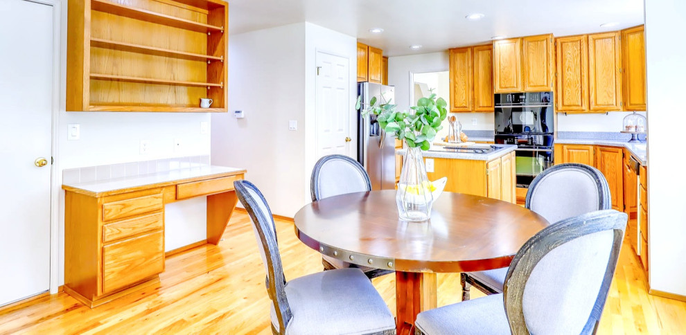 Kitchen - transitional kitchen idea