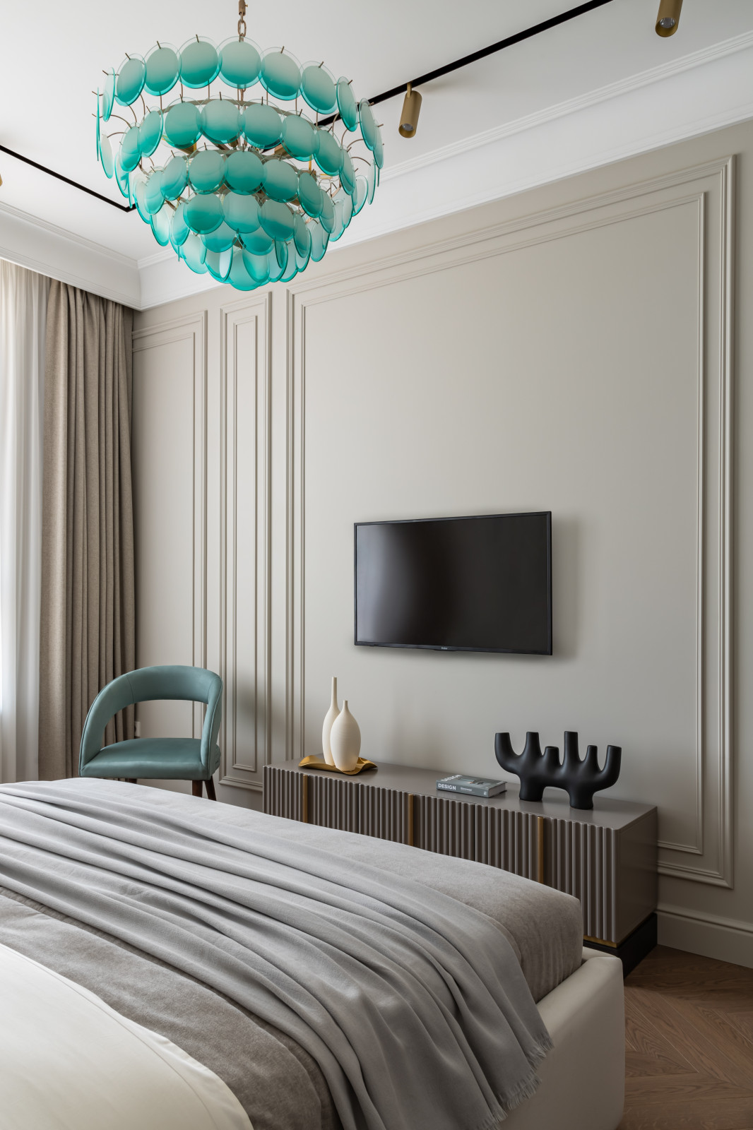 Просторная квартира в светлых оттенках